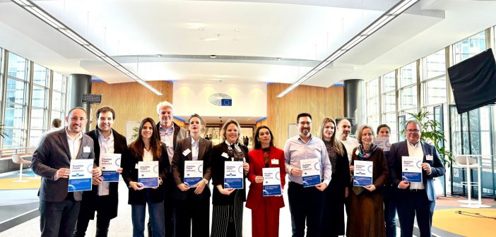 Los GALP pesqueros defienden en Bruselas el estatus diferenciado de las RUP en el futuro marco financiero de la UE